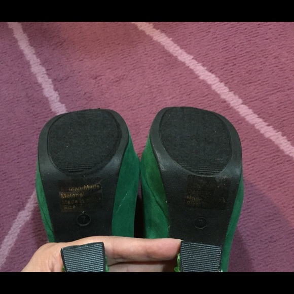 Shoes - Picture 3 of 4